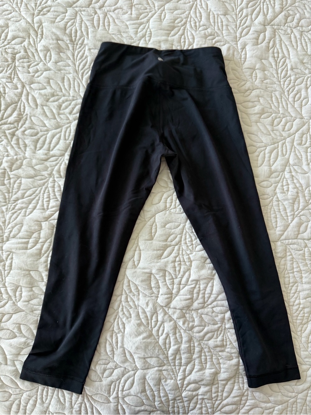 Cropped black womens leggings Yogalicious
